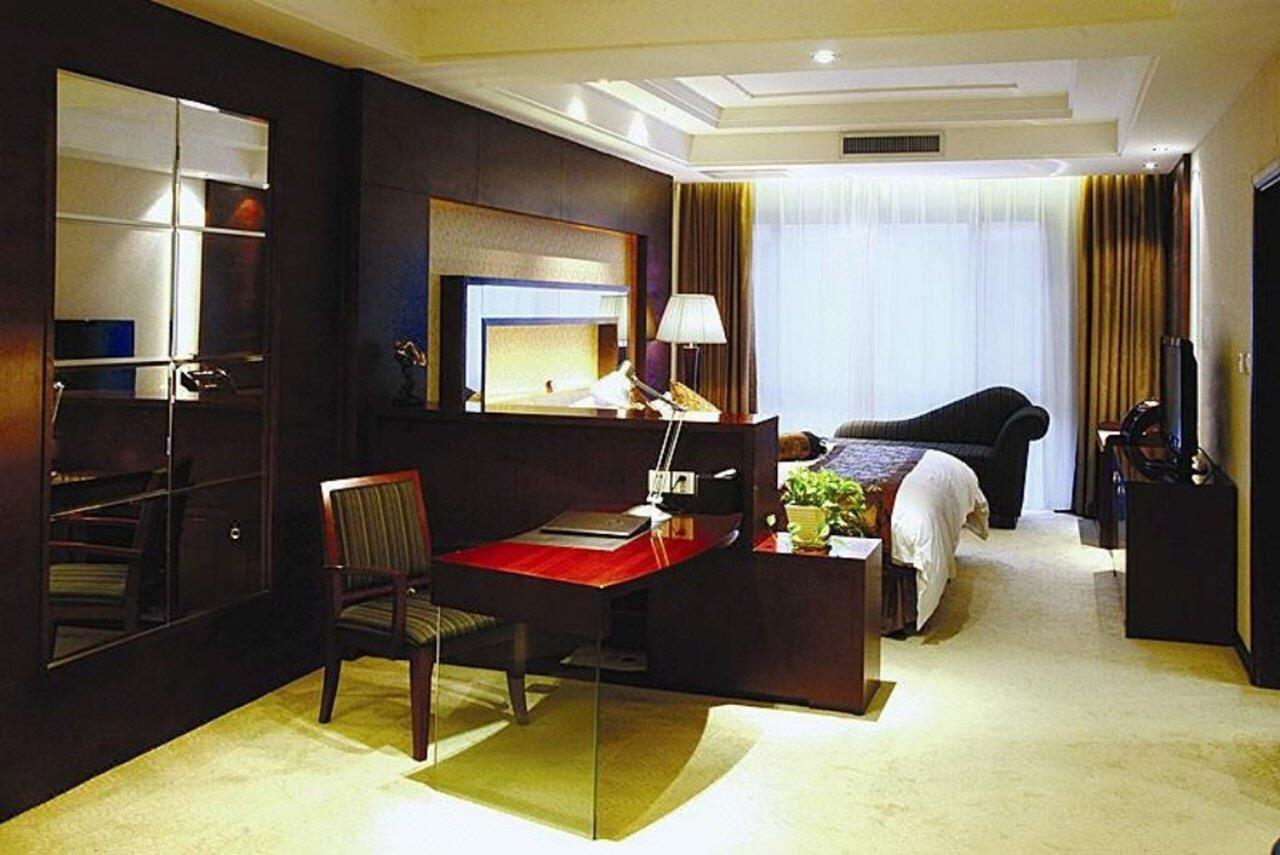 Crystal Island Club Hotel Shanghai Buitenkant foto